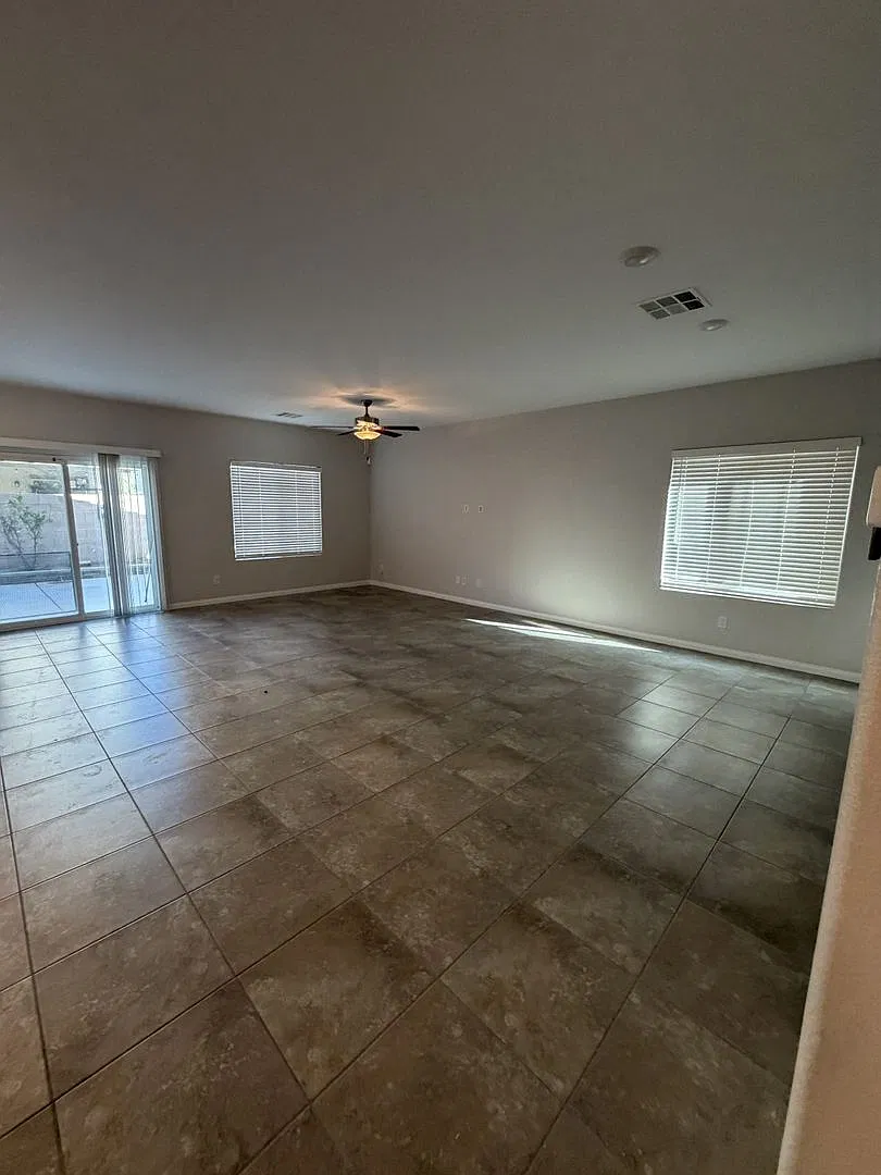 Modern 4Bed/3Bath/2Car Home located in North Las Vegas Senora Ranch Community — Photo 4