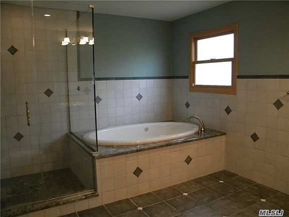 4th image of 255 Van Cott Ave