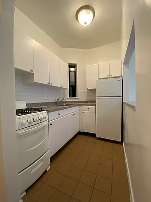 Rented by Bond New York | media 8