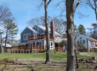 63 Webster Ave, Oak Bluffs, MA 02557