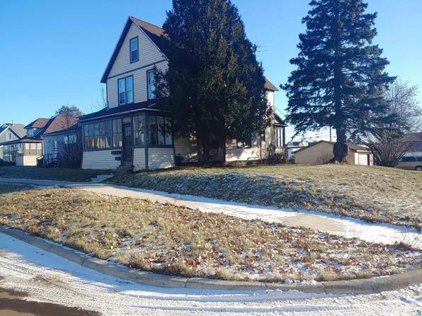 730 6th Ave, Two Harbors, MN 55616