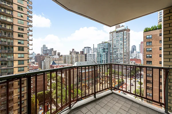 Rented by Douglas Elliman | media 18