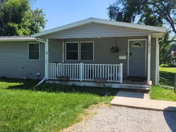 1711 7th St, Nevada, IA 50201