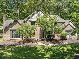 8065 Woodview Rd, Clarkston, MI 48348