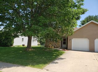 630 S Main St, Oregon, WI 53575