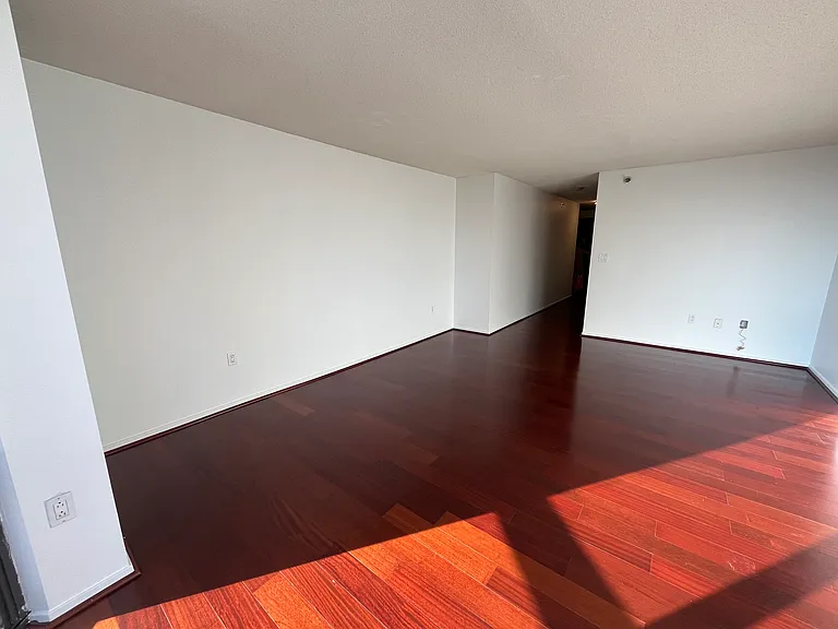 2020 Walnut St #9M — Photo 14