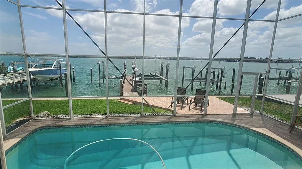 Building Photo - 218 Sand Key Estates Dr