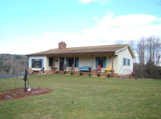 211 Old Appalachian Trl, Fancy Gap, VA 24328