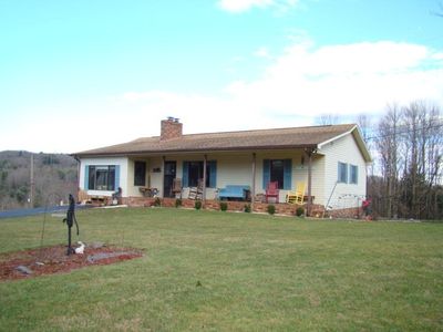 211 Old Appalachian Trl, Fancy Gap, VA, 24328