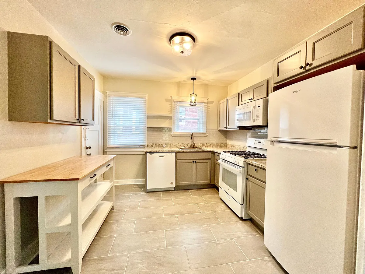 Building Photo - 803 Heberton Ave #803