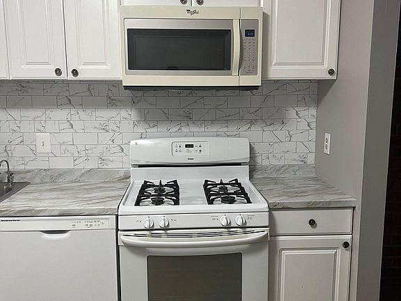 3rd image of 19423 Brassie Pl APT 201
