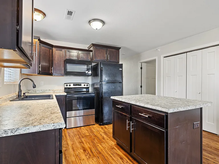 1260 E Minnesota St #106 — Photo 8