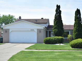 18208 Millstone Dr, Macomb, MI 48044