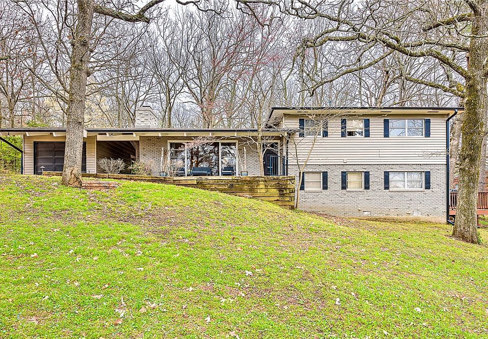 1st image of 1975 N Greenview Dr