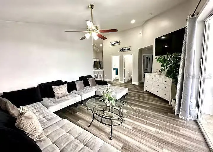 626 Eagle Pointe S — Photo 9