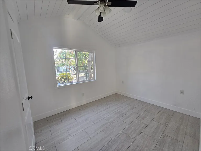 217 E Belmont St — Photo 11