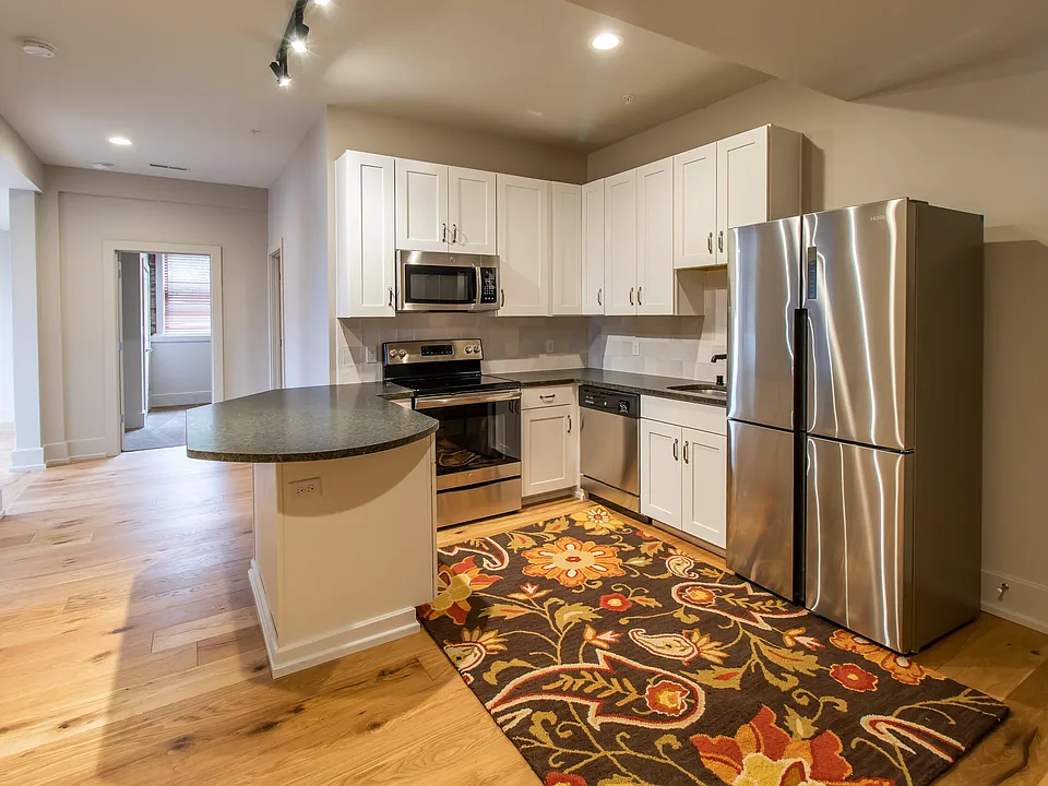 1741 Frankfort Ave #101