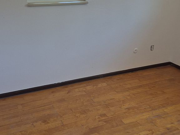 5th image of 477 Oswego Ct