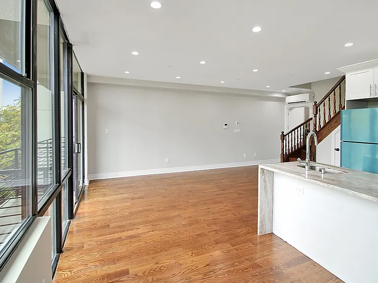 948 Herkimer St #3B — Photo 5