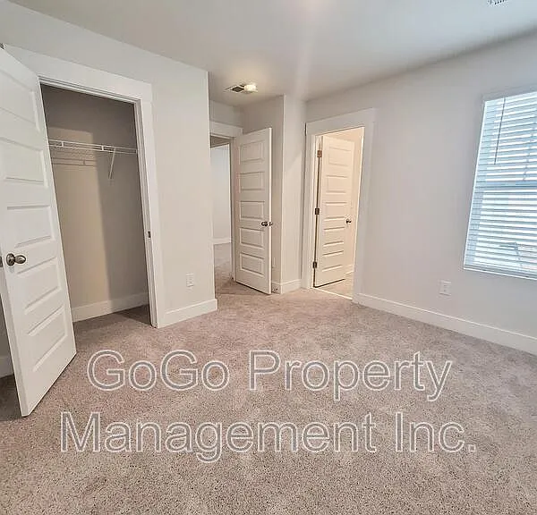 202 Round Back Way — Photo 4