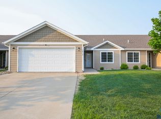 1212 N Lalley Ln, Sioux Falls, SD 57107