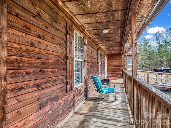 5th image of 308 Frog Hollow Rd