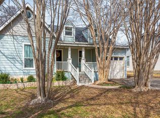 919 Harrison Dr, Kennedale, TX 76060