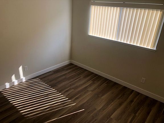 5th image of 696 Alberta Ave APT 1