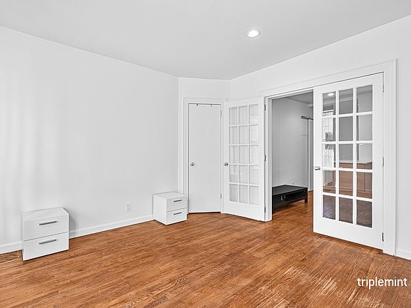 5th image of 520 W 50th St APT D3