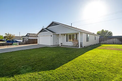 4608 John Deere Ln Photo 1