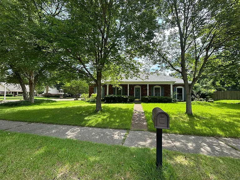 2050 Norcross Dr — Photo 41