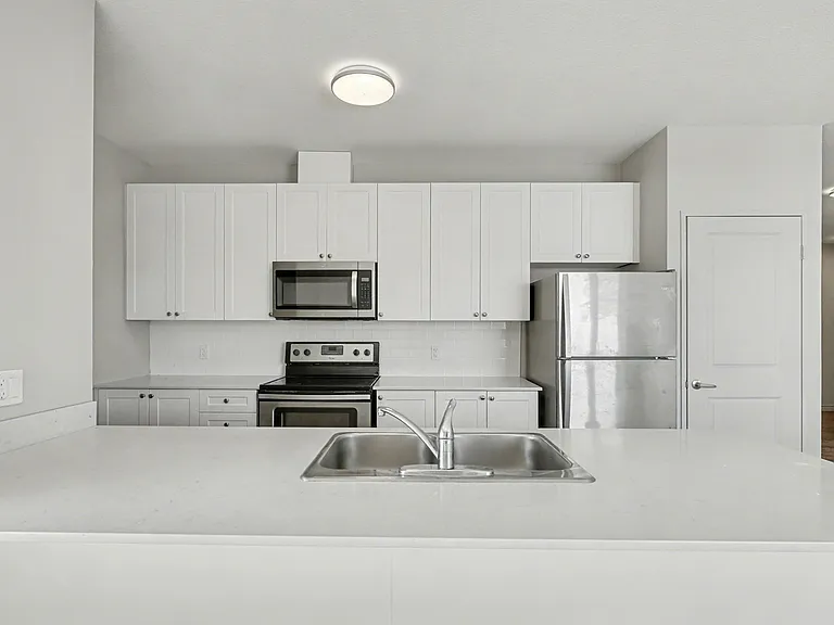 660 Garibaldi Ave — Photo 20