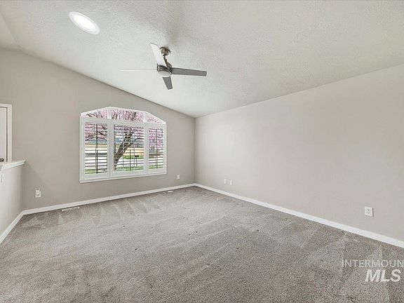 5th image of 1909 E Glenloch St