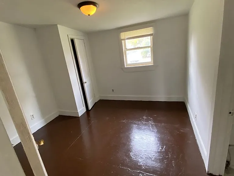 1219 Campbell Ave — Photo 5