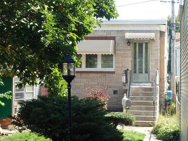 1st image of 10523 S Avenue G