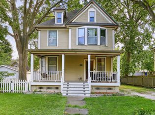 403 W Green St, Champaign, IL 61820