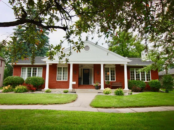 512 8th St N, Wahpeton, ND 58075