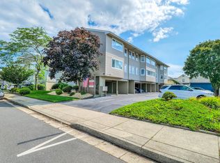 16 N Monroe Ave #B4, Margate, NJ 08402