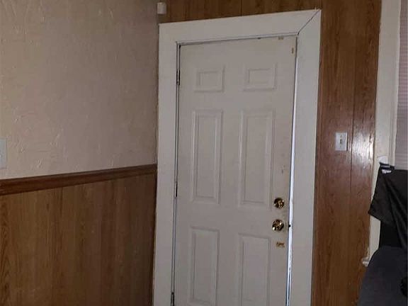 5th image of 7012 Idlewild Ave