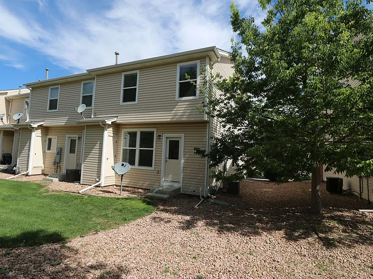 7443 Countryside Grv — Photo 2