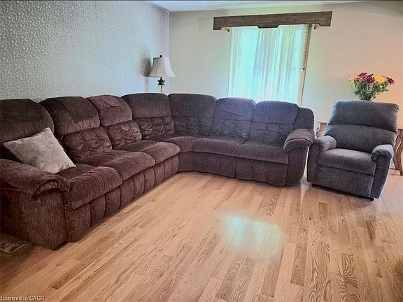 4th image of 16 Stephens Ct
