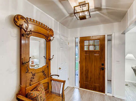 4th image of 1006 Wheaton Oaks Dr