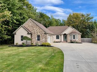 8325 Munson Rd, Mentor, OH 44060