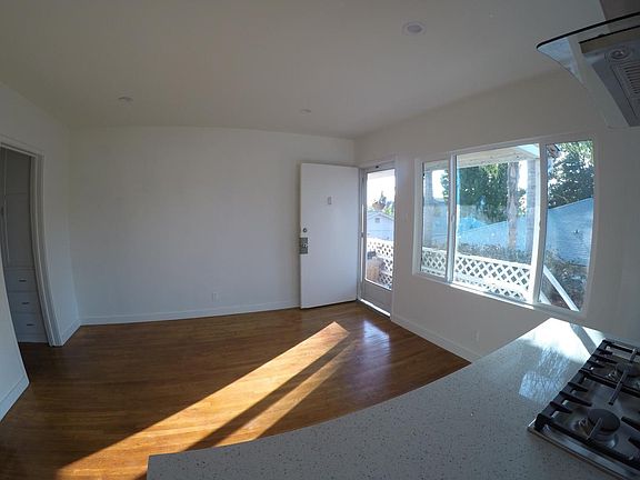 5th image of 11782 Gateway Blvd
