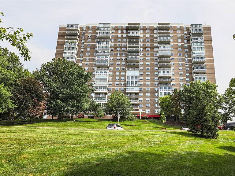 2444 Madison Rd Cincinnati, OH, 45208 Apartments for Rent Zillow