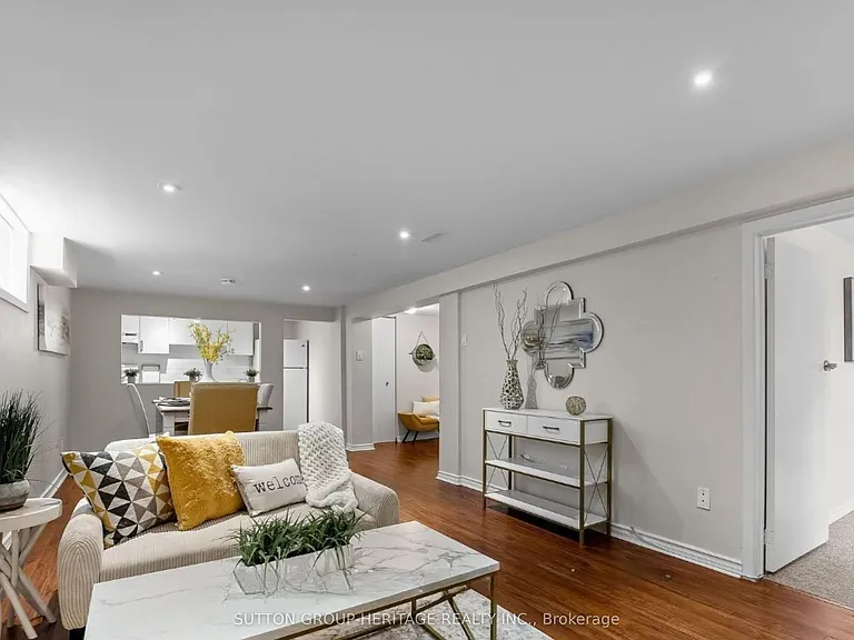 357 Dovedale Dr — Photo 2