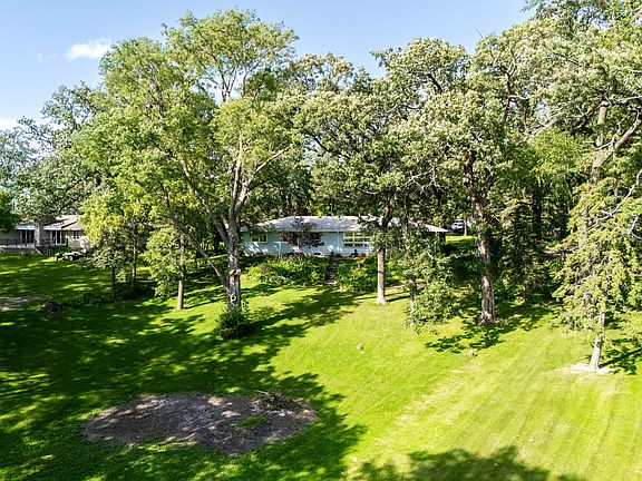 5th image of 310 Woodlawn Rd