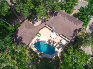 809 N Rivershire Dr, Conroe, TX 77304