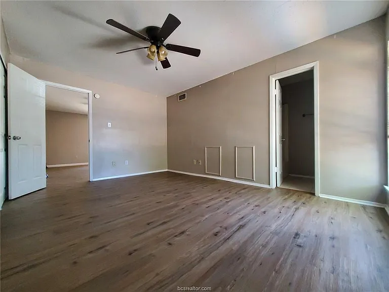 1020 Autumn Cir #A — Photo 6