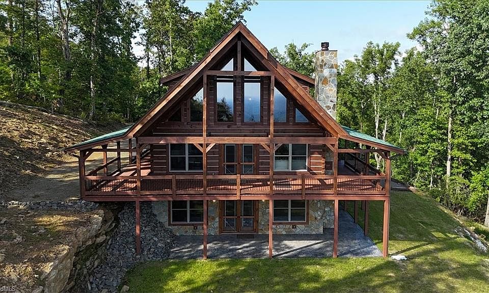1st image of 152 Hawk Pointe